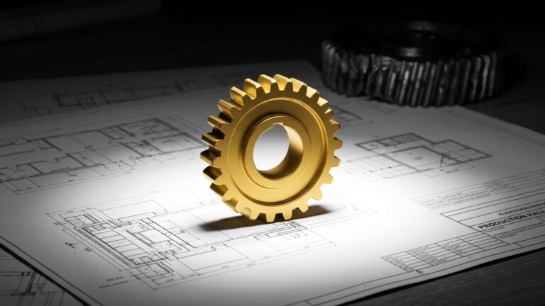 Prävention statt Reparatur: Eine kontrastreiche Schwarz-Weiß-Aufnahme, bei der ein fehlerfreies, in CH-Goldgelb hervorgehobenes Bauteil auf technischen Bauplänen die proaktive Gestaltung im Arbeitsschutz symbolisiert.